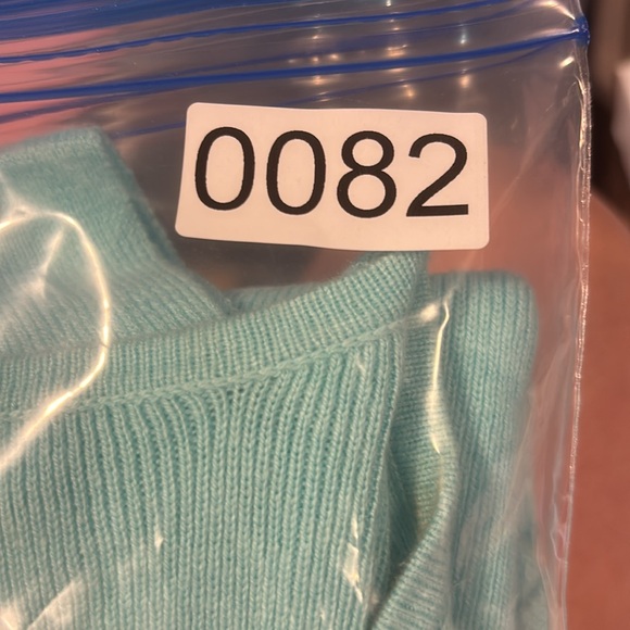 The Limited Aruba Blue Flutter Sleeve Sweater Size Large - Picture 5 of 7